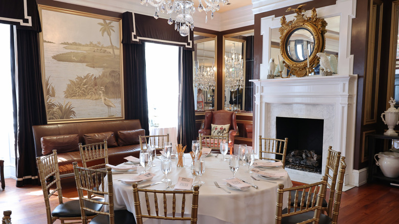 Interior dining room of The Olde Pink House