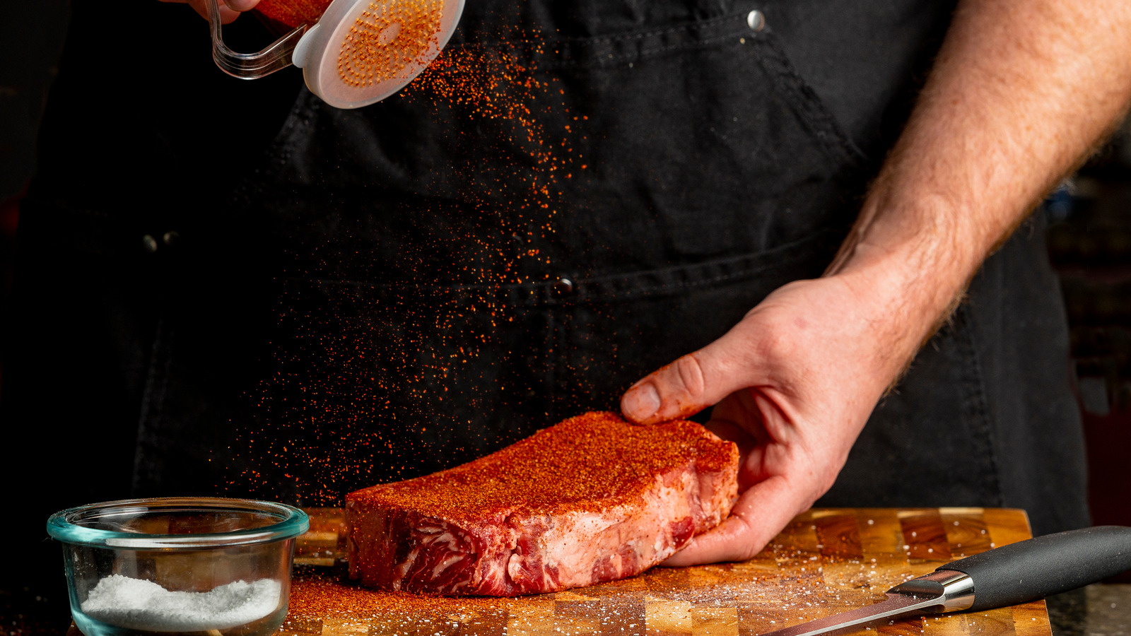 The Right Way To Add Dry Rubs To Steaks