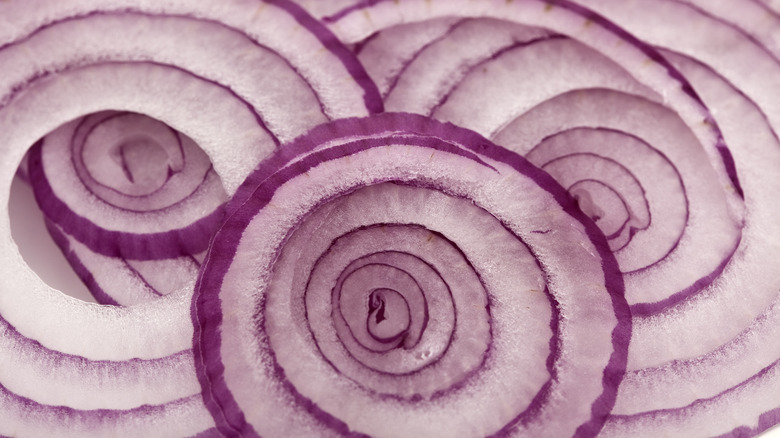 sliced red onion close up