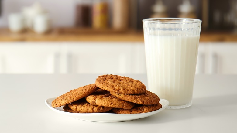 plate of cookies and glass of milk