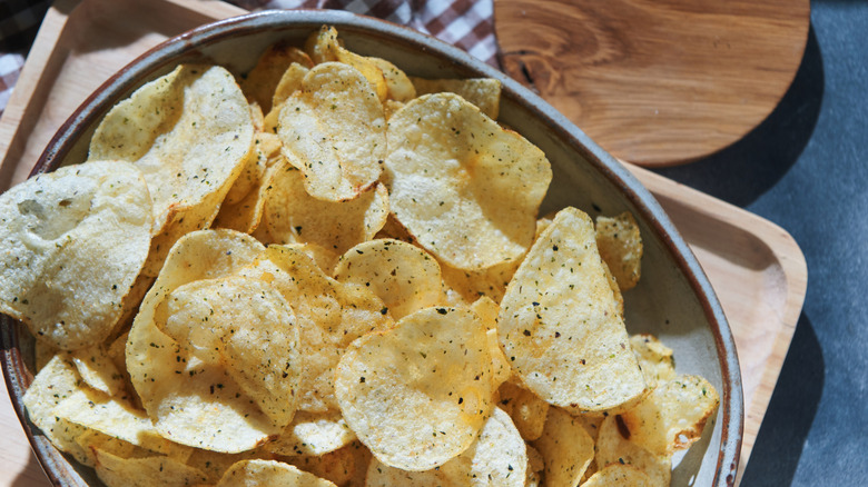 A bowl of black pepper potato chips