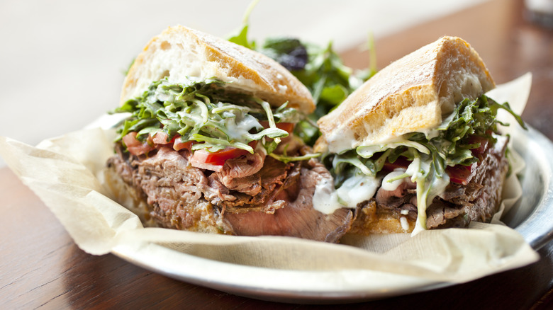 A roast beef deli sandwich