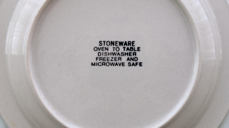 Bottom of stoneware plate