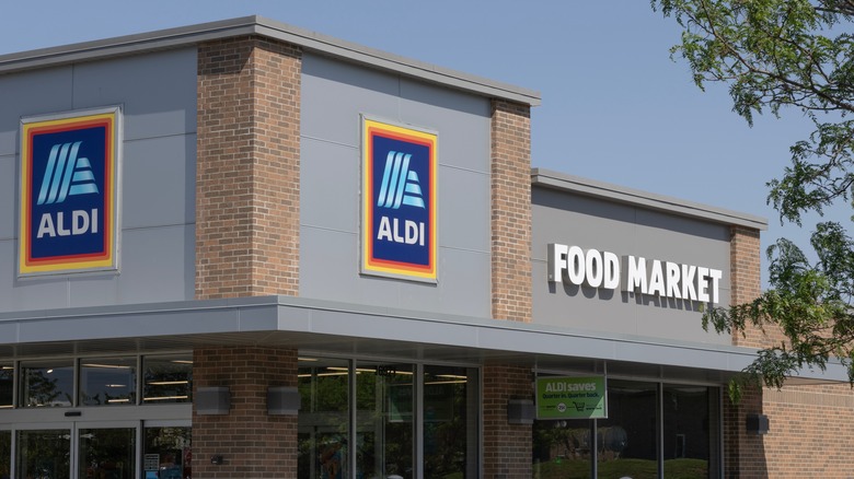 exterior of Aldi store 