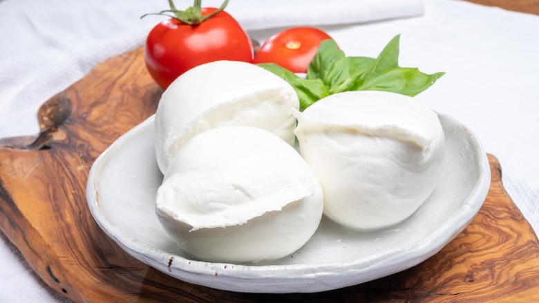 buffalo mozzarella and tomatoes