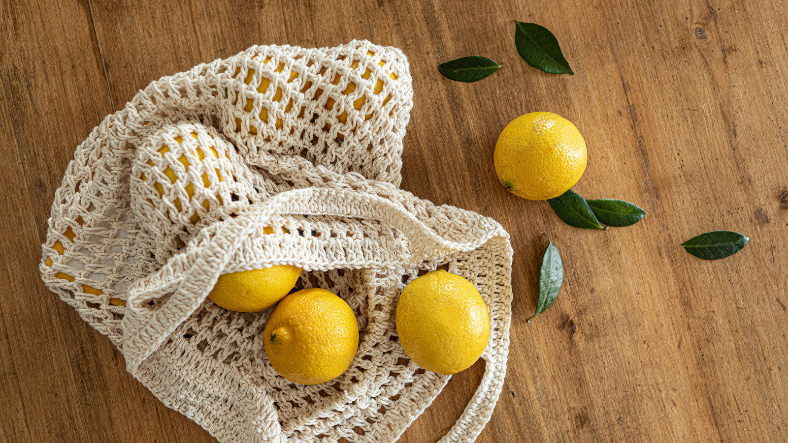El truco del palillo para extraer el jugo de los limones sin ni siquiera cortarlos
