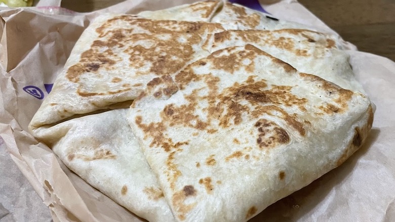 A crunchwrap supreme