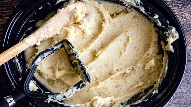 Mashed potatoes in a slow cooker