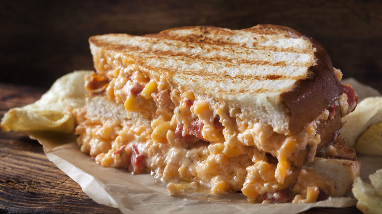 grilled pimento cheese sandwich