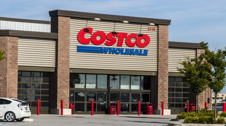 Entrance to Costco from outside