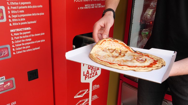 fresh pizza vending machine