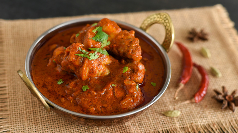 Chicken vindaloo curry