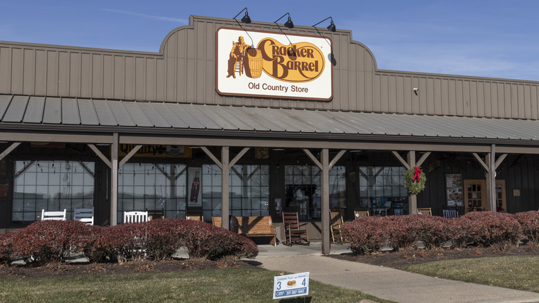 Cracker Barrel restaurant