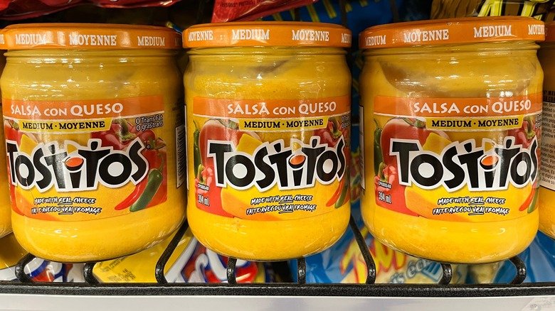 three jars of Tostitos questo