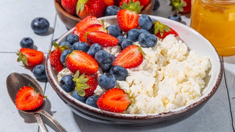 cottage cheese topped with fruit