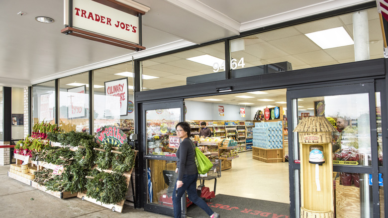 Trader Joe's entrance