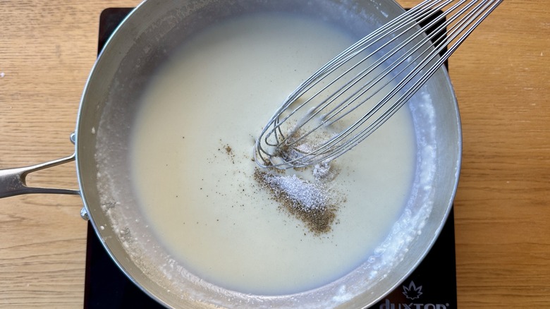 Salt and pepper in bechamel