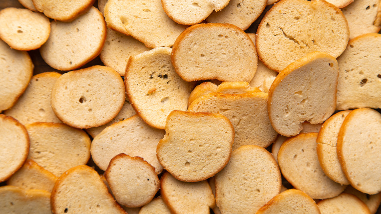 Assorted bagel chips