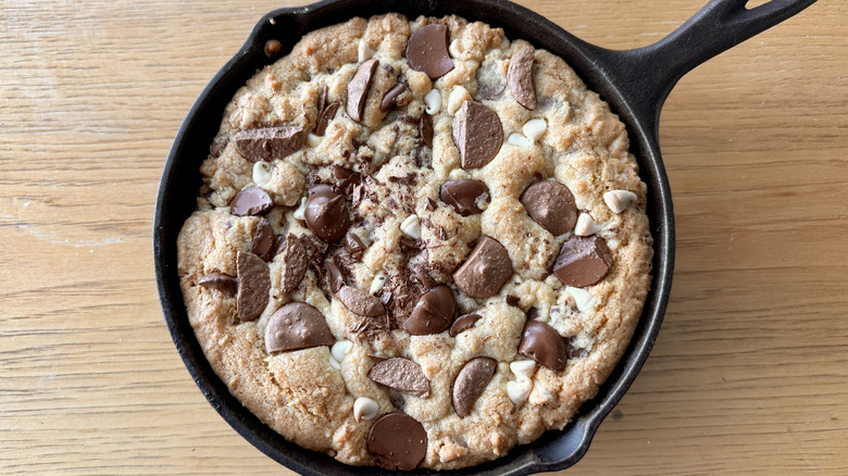 Baked chocolate chunk Pizookie