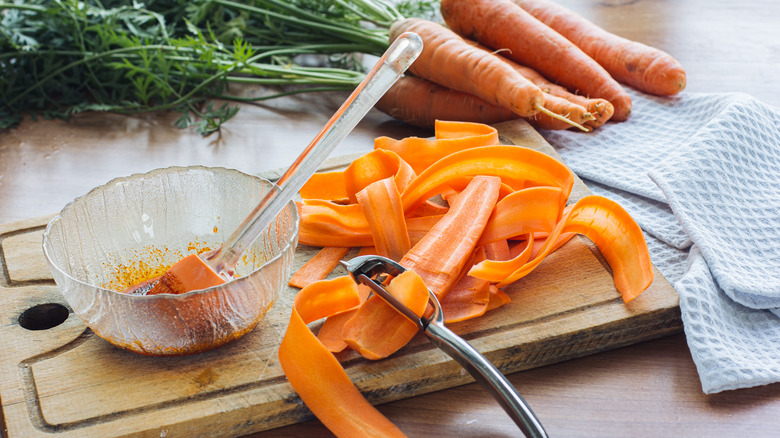 thinnly sliced carrot