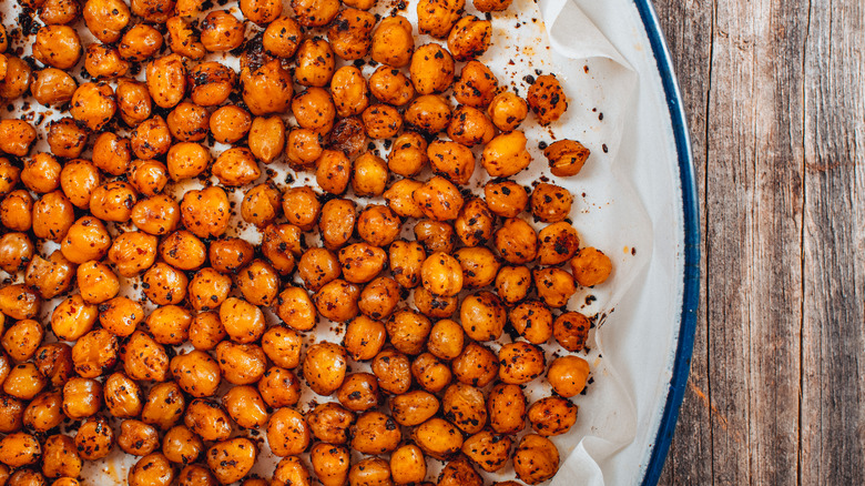 Roasted chickpeas snack on a plate