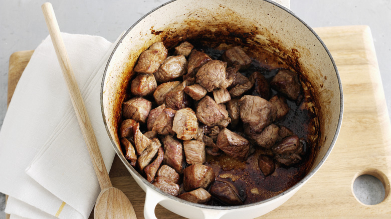 Cooking meat in Dutch oven