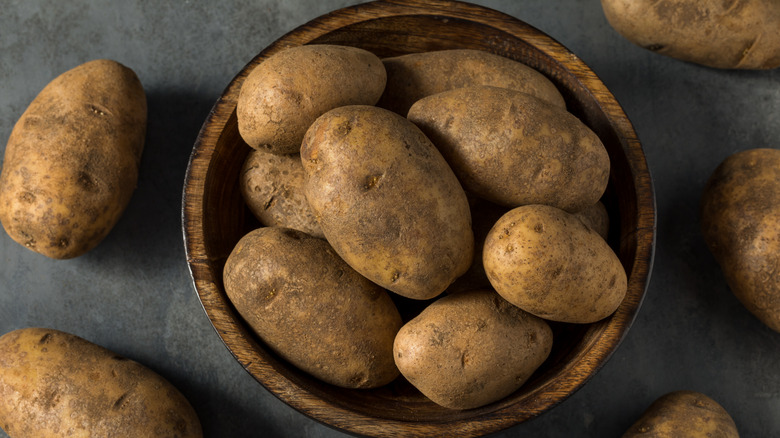 bowl of russet potatoes