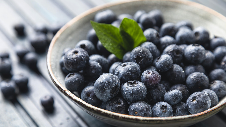 bowl of washed blueberries