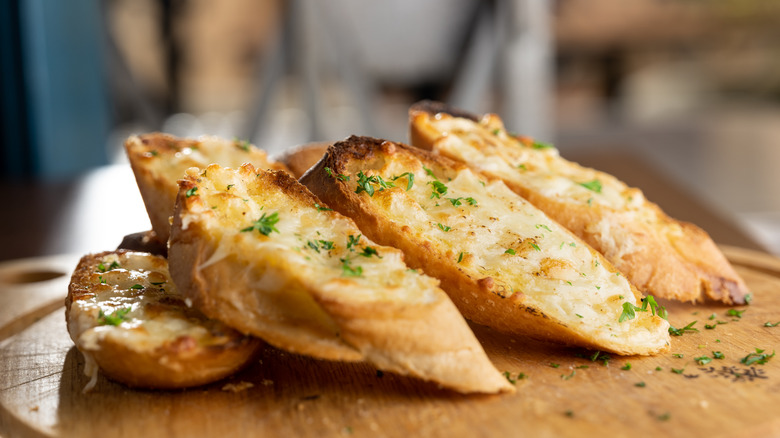 slices of cheesy garlic bread