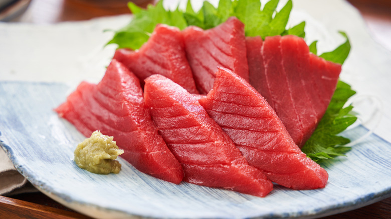 plated raw tuna pieces