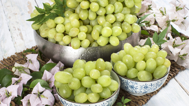 Bowls of sweet green grapes