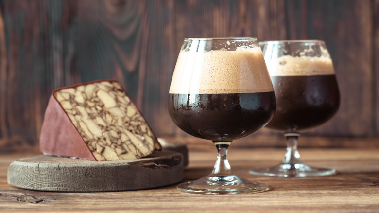 Dark beer with cheese pairing