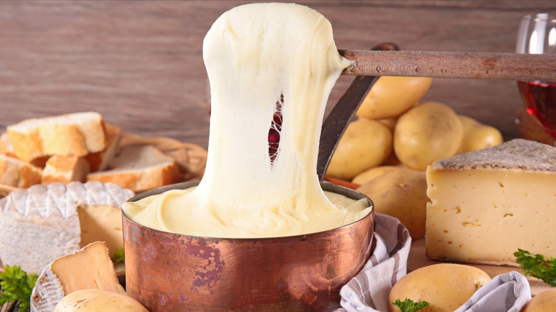 Bowl of pommes aligot