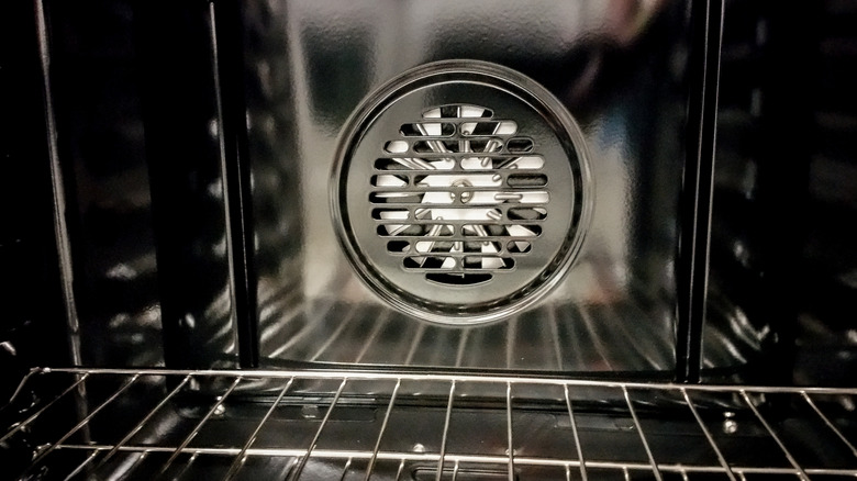 Fan on the inside of convection oven 