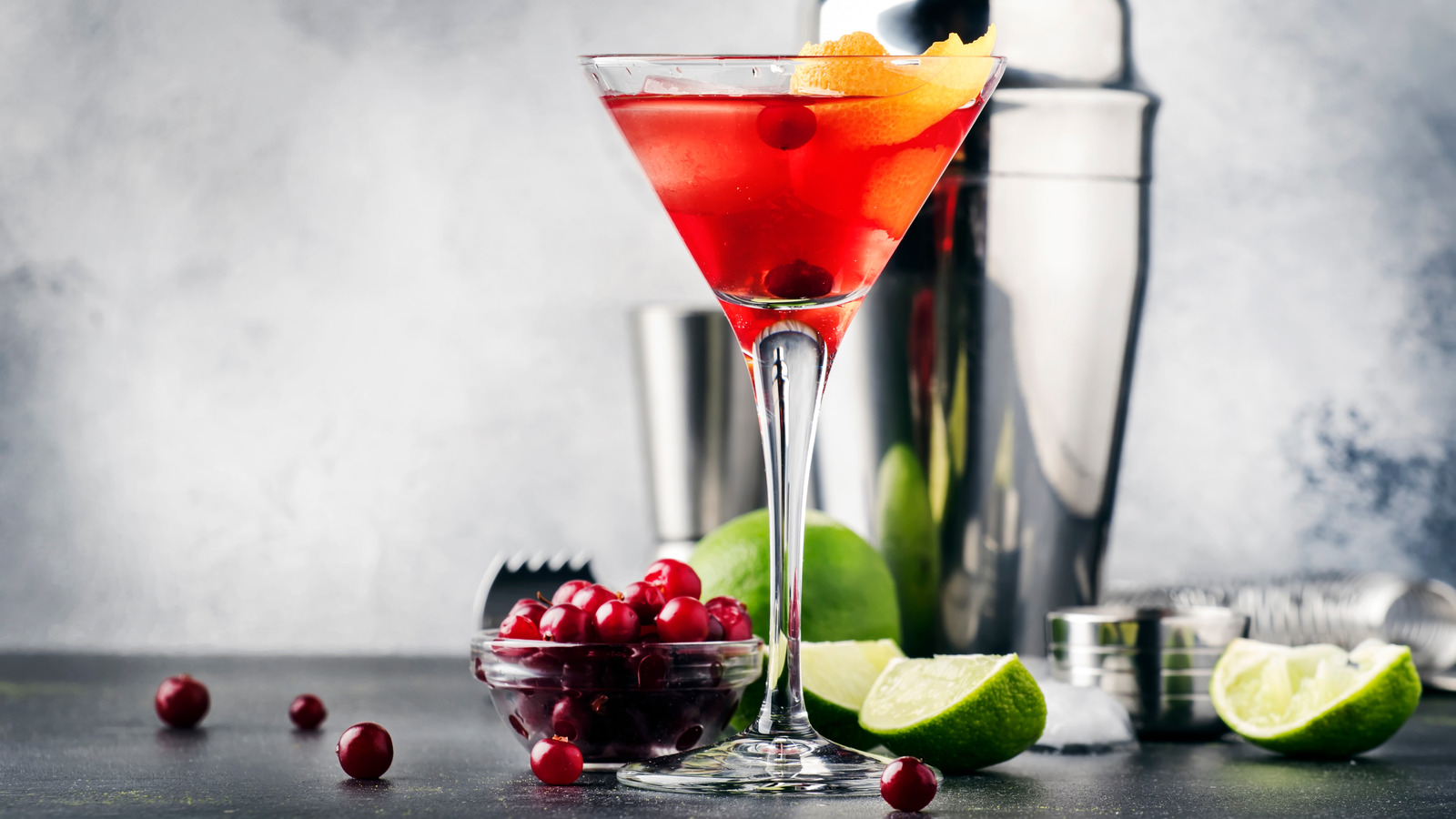 What Is The Difference Between A Martini And A Cosmopolitan?