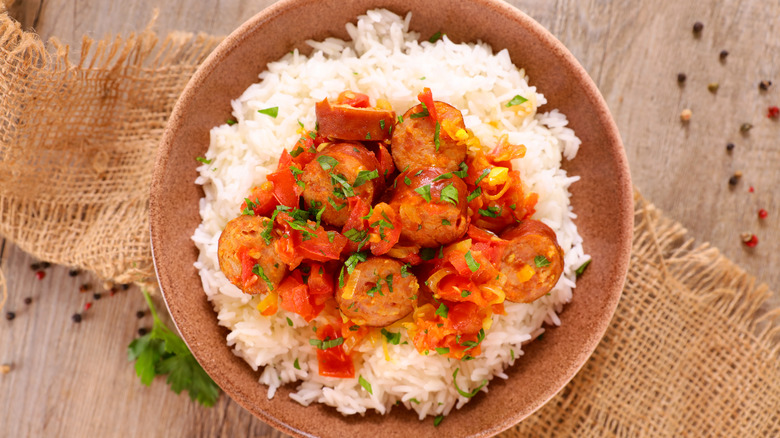 Creole dish with sausage and spicy tomato sauce 