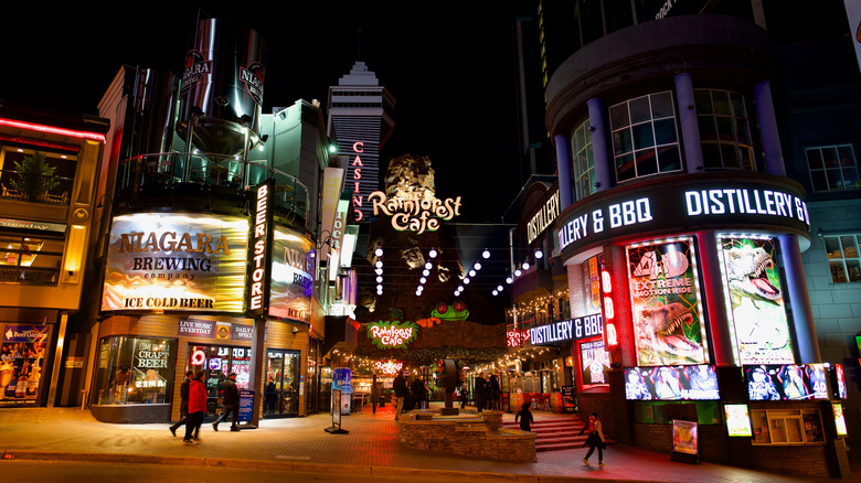 Rainforest Cafe location in Niagara Falls, Ontario