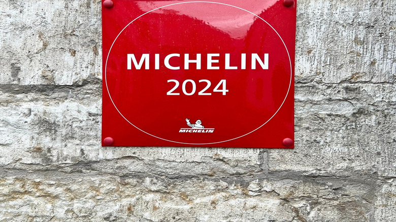 Michelin star plaque