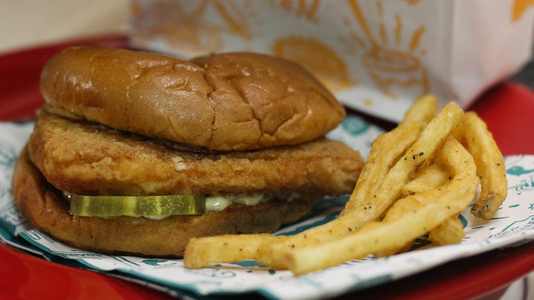 Popeyes flounder fish sandwich