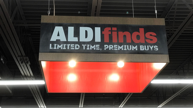 Sign for Aldi Finds