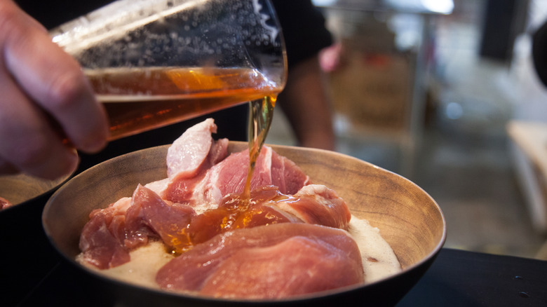 Marinating meat with beer