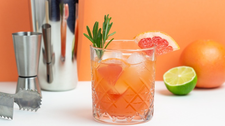 Paloma cocktail