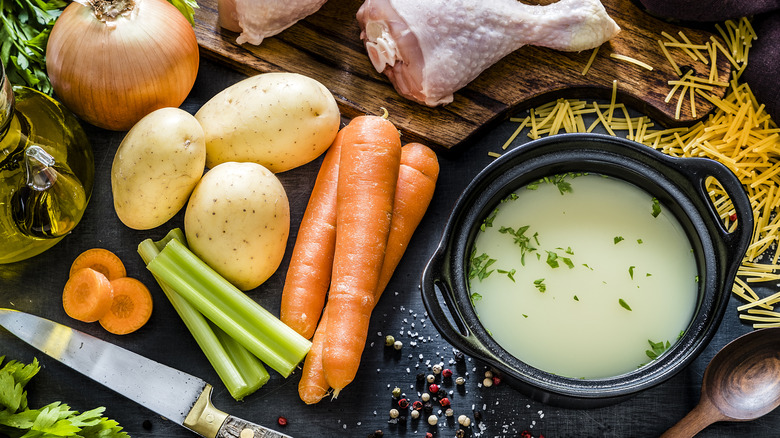 chicken broth ingredients