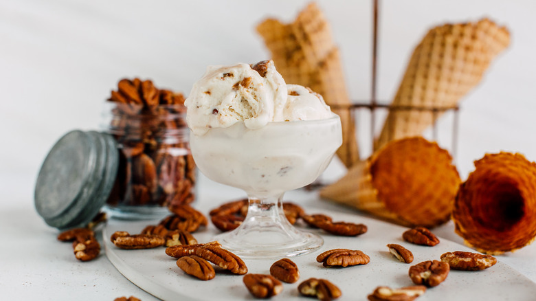 pralines and cream ice cream