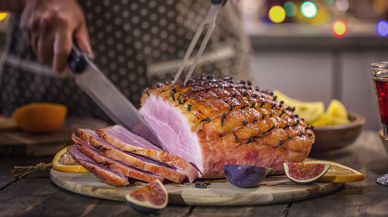 Carving a perfect glazed ham