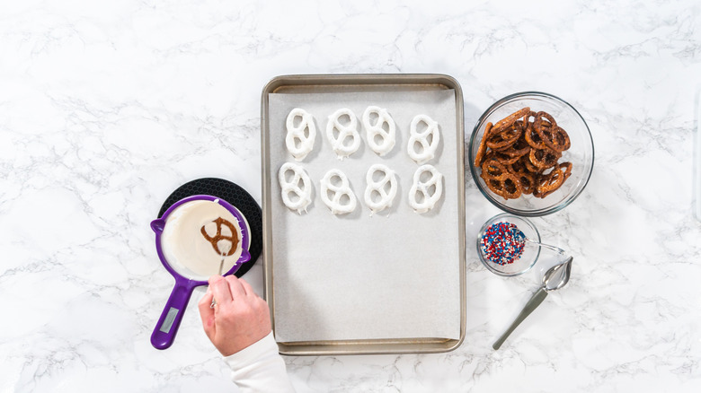 White chocolate-coated pretzels