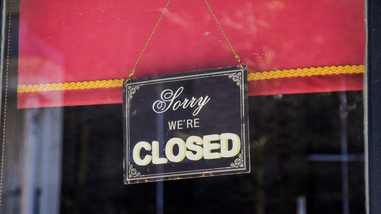 Closed sign