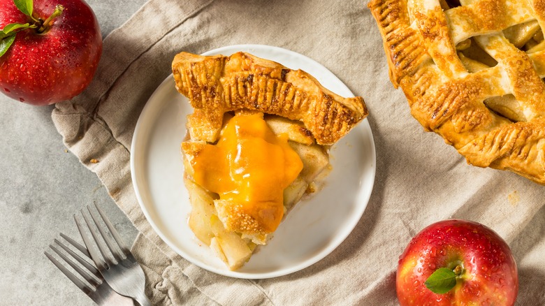 Apple pie with cheddar cheese