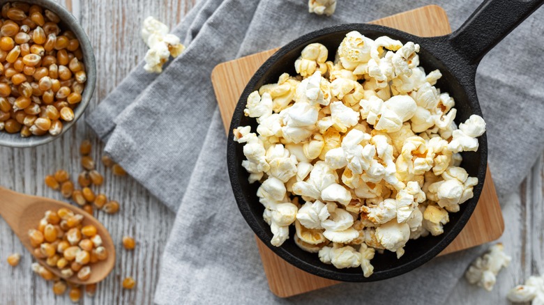 popcorn and kernels 