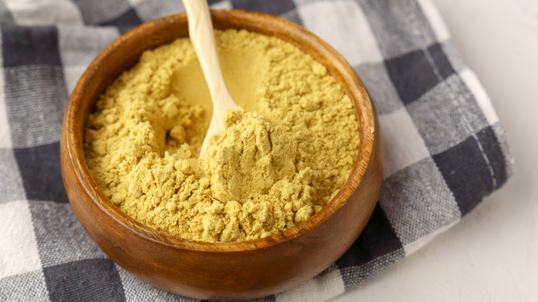 bowl of mustard powder